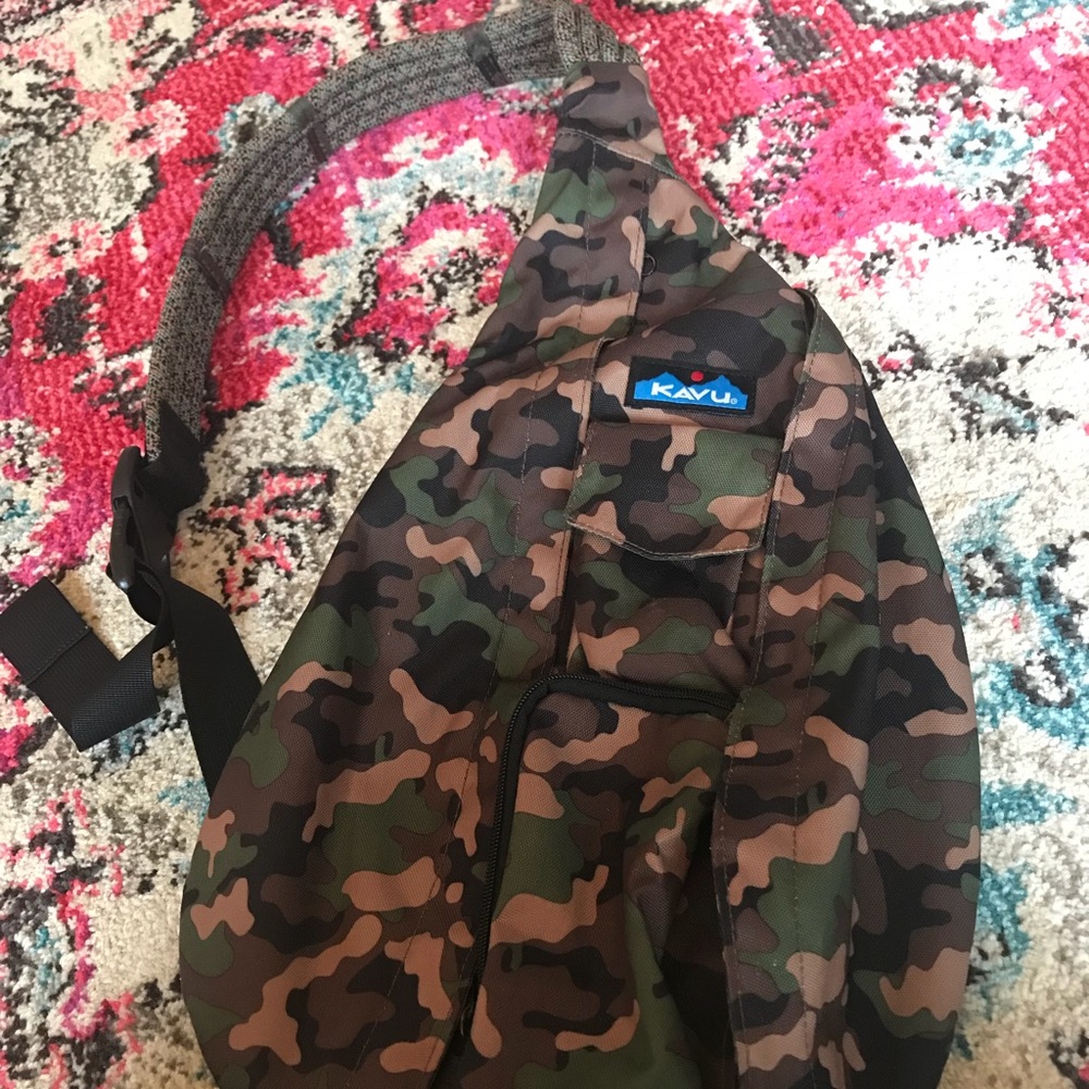 Kavu camo print! MINT condition